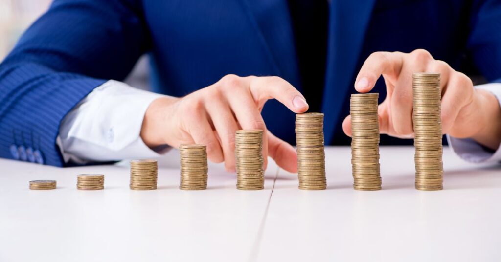 تعیین حقوق و دستمزد کارکنان